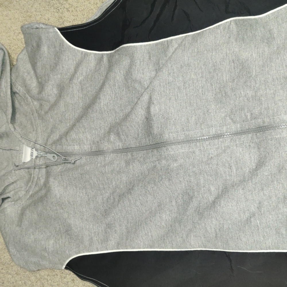 Ladies Zip-up Sleeveless Hooded Vest
